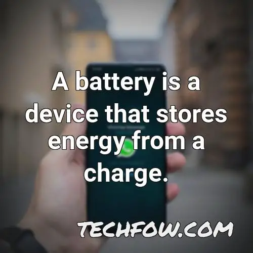 a battery is a device that stores energy from a charge