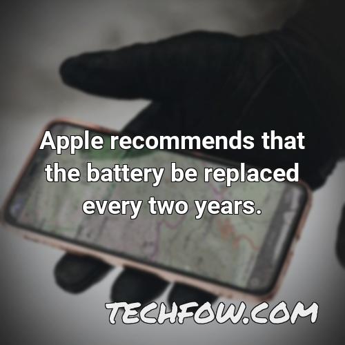 apple recommends that the battery be replaced every two years