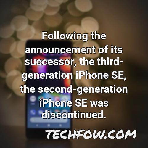 following the announcement of its successor the third generation iphone se the second generation iphone se was discontinued