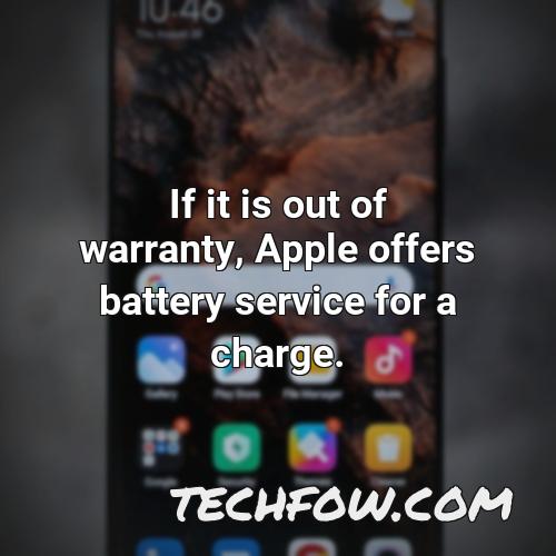 if it is out of warranty apple offers battery service for a charge 2