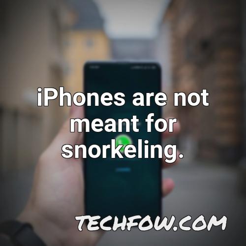 iphones are not meant for snorkeling