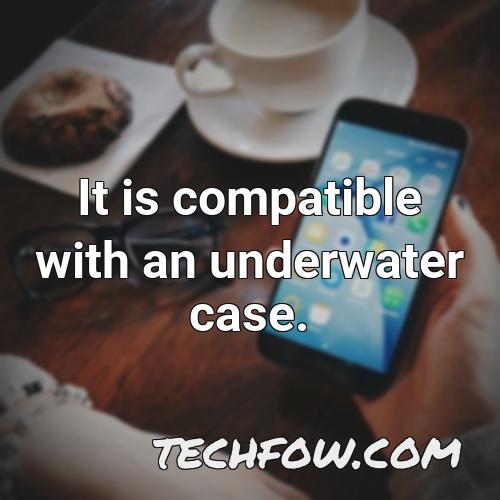 it is compatible with an underwater case