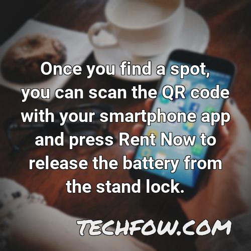 once you find a spot you can scan the qr code with your smartphone app and press rent now to release the battery from the stand lock