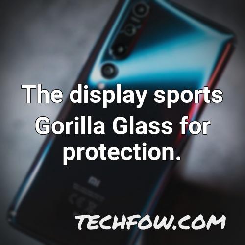the display sports gorilla glass for protection 1