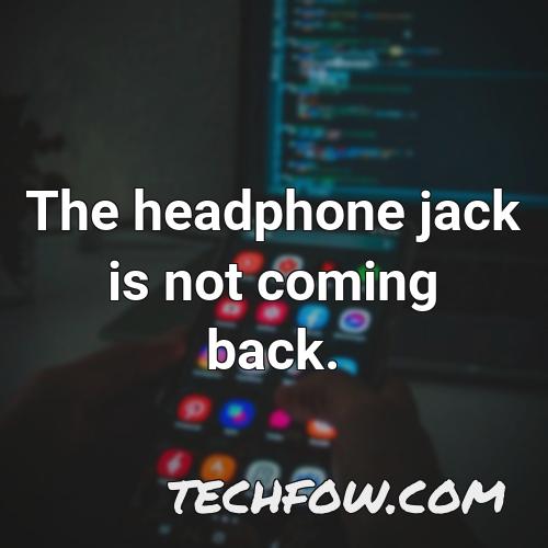 the headphone jack is not coming back 10