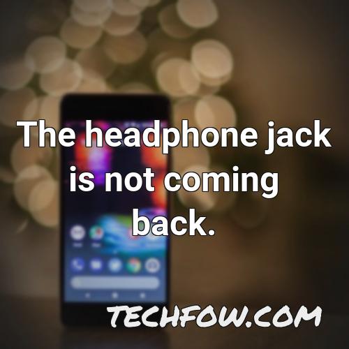 the headphone jack is not coming back 3