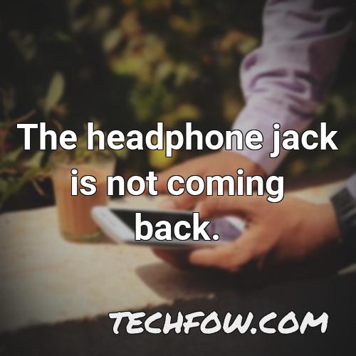 the headphone jack is not coming back 4