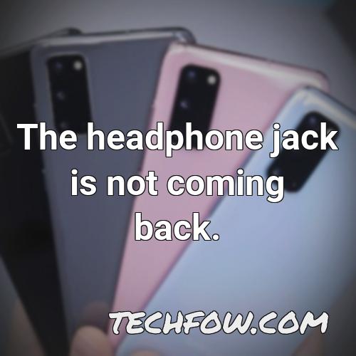 the headphone jack is not coming back
