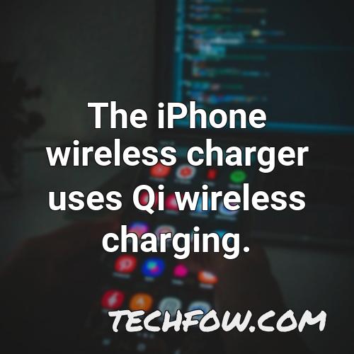 the iphone wireless charger uses qi wireless charging