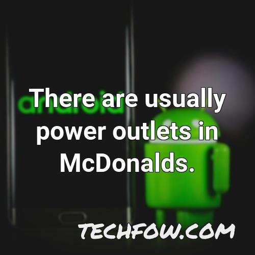 there are usually power outlets in mcdonalds