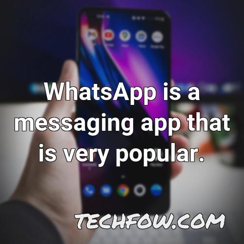 whatsapp is a messaging app that is very popular 1