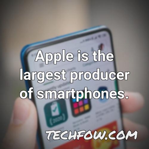 apple is the largest producer of smartphones