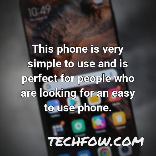 this phone is very simple to use and is perfect for people who are looking for an easy to use phone